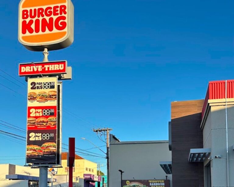 Supervisora do Burger King é flagrada desviando valores via PIX em Ituiutaba (MG)