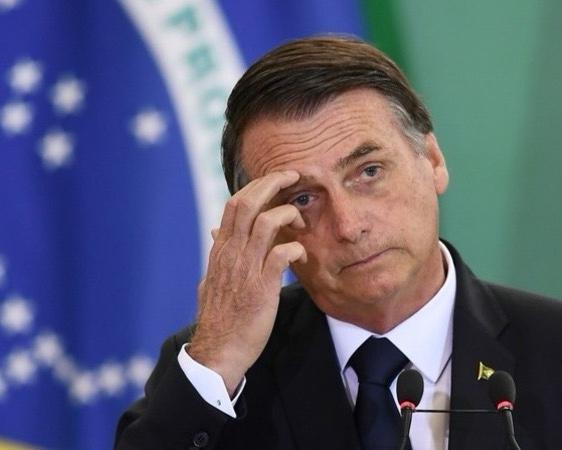 Moraes decreta prisão domiciliar de Bolsonaro