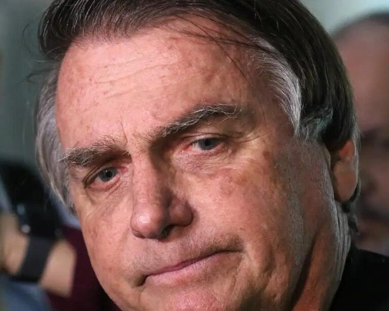 Defesa de Bolsonaro solicita autorização para exames em hospital de Brasília