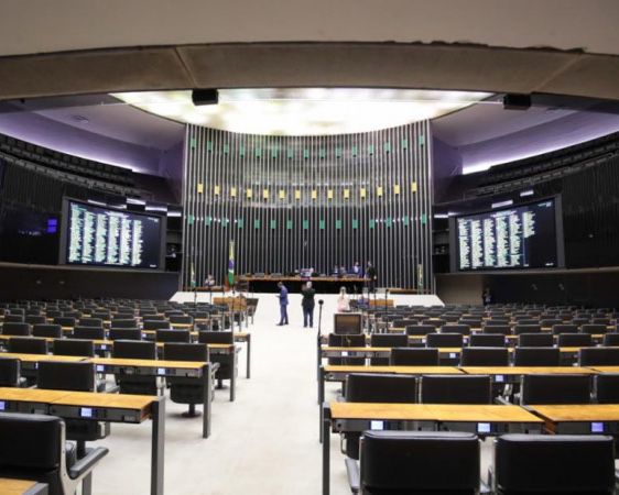 Deputados decidem urgência do “PL da Adultização” nesta terça-feira