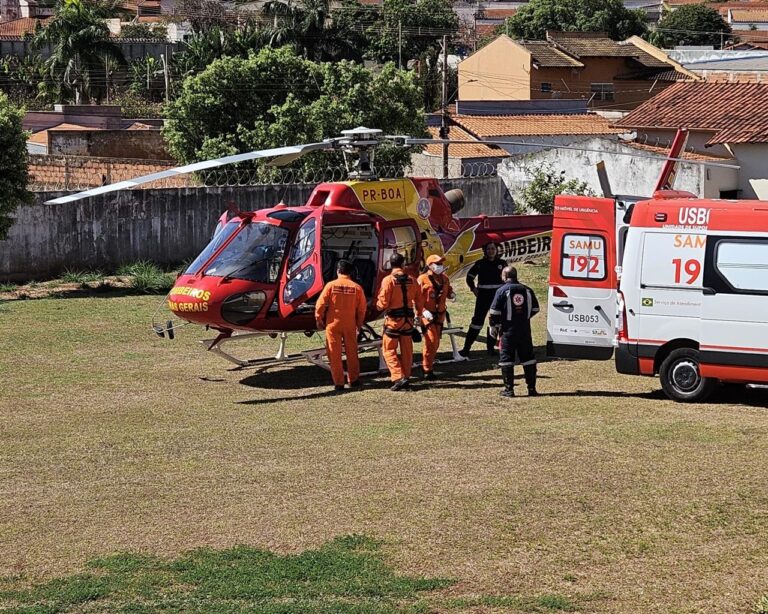 Homem cai de escada e é transportando em estado grave para Uberlândia pelo Helicóptero Arcanjo