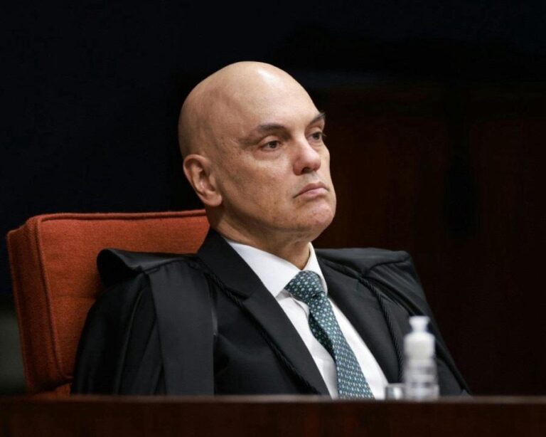 Ex-assessor apresenta documentos que acusam Moraes de forjar relatórios para operação contra empresários bolsonaristas