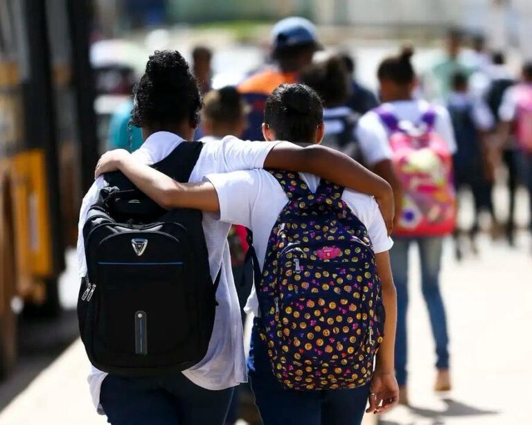 Ministério da Saúde estende até dezembro campanha de vacinação contra HPV para adolescentes