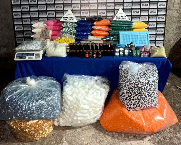 PM desmantela laboratório clandestino de medicamentos no Bairro Setor Norte, em Ituiutaba