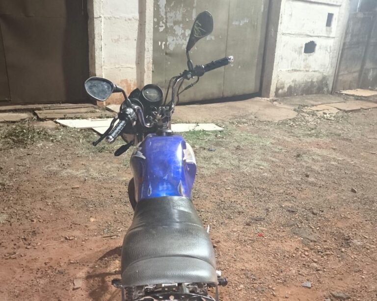 Menor é apreendido após fugir da Polícia Militar em motocicleta adulterada, em Ituiutaba (MG)