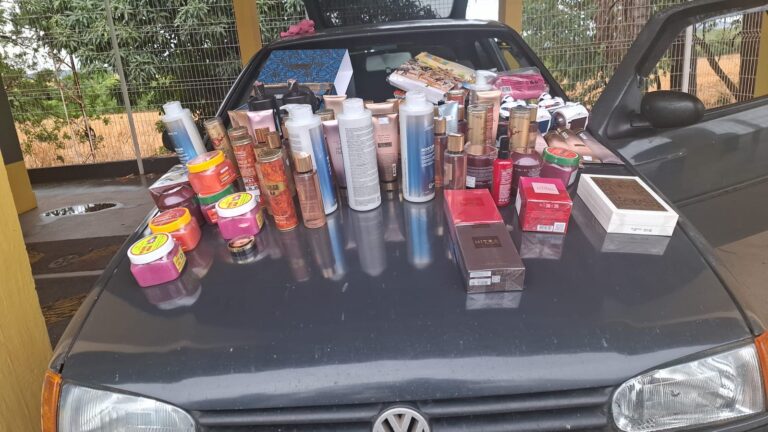Polícia Militar Rodoviária apreende mercadorias avaliadas em R$ 30 mil na MGC-497, em Prata