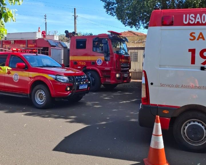 Três mulheres ficam presas dentro de casa pegando fogo no Bairro Junqueira, em Ituiutaba