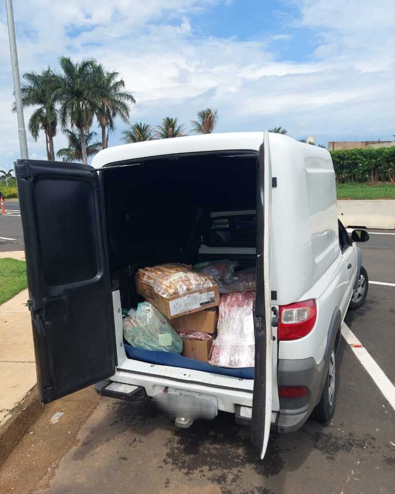 PMRv apreende 220 kg de carne irregular na LMG-798, próximo a Uberaba