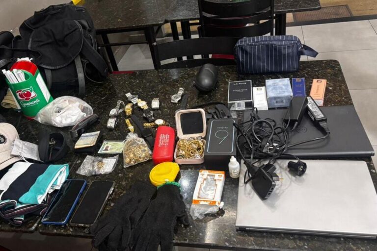 Homem é preso na rodoviária de Uberlândia com objetos furtados escondidos em bagagem