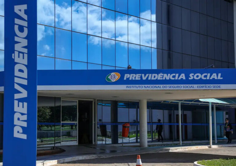 Aposentados e pensionistas podem pedir ressarcimento de descontos indevidos até 14 de fevereiro