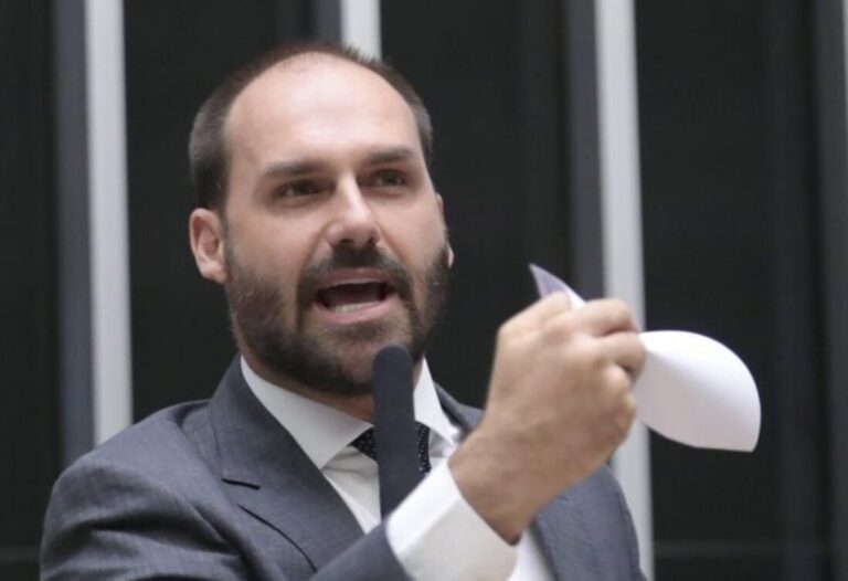 Eduardo Bolsonaro passa à condição de réu no STF por coação e obstrução
