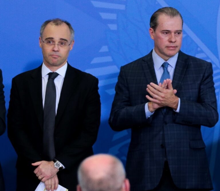 Mendonça revê decisões de Toffoli e devolve custódia de bens à PF no caso Banco Master