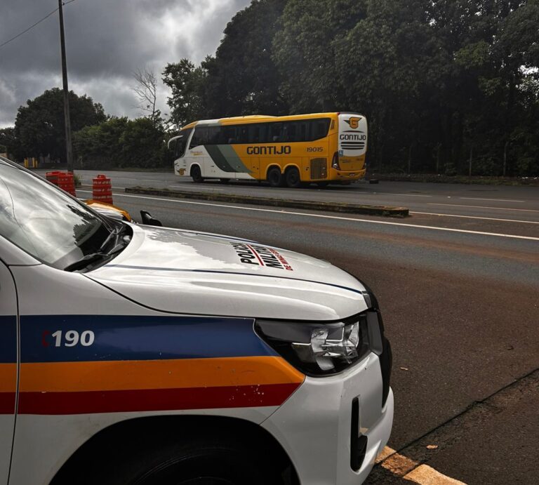 PM Rodoviária intercepta ônibus com diversos produtos ilegais durante Operações na MG-427, em Uberaba