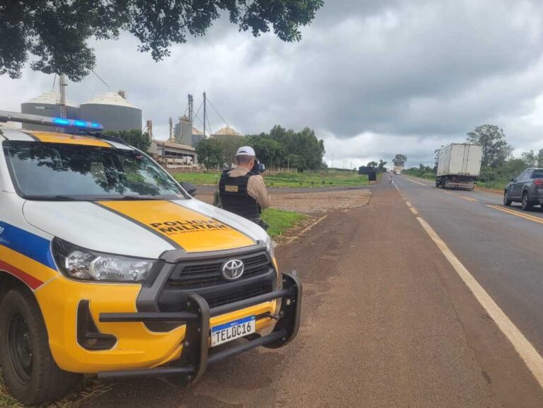 PM Rodoviária intensifica fiscalização na MGC-452 com Operação Pré-Carnaval em Perdizes (MG)
