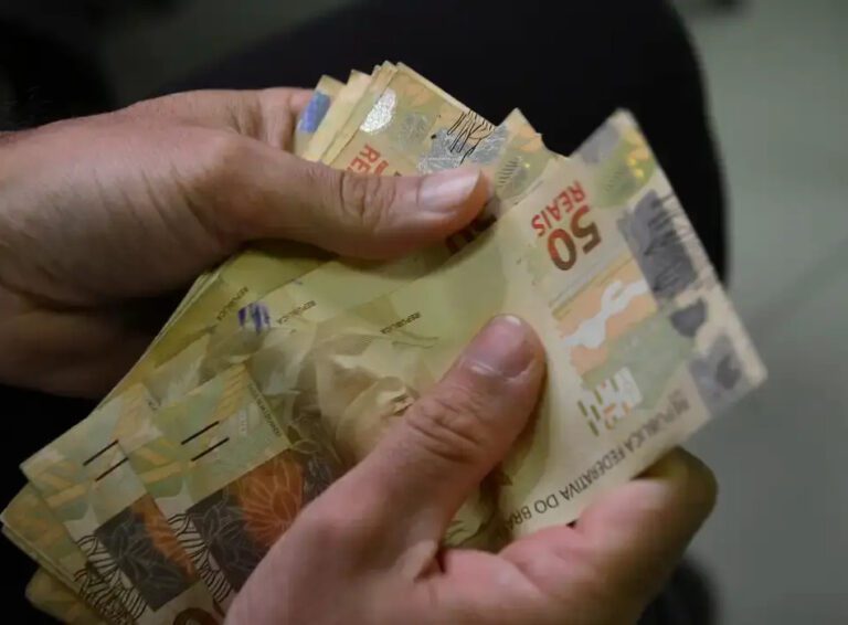 Abono salarial 2026: primeiro lote começa a ser pago nesta segunda-feira
