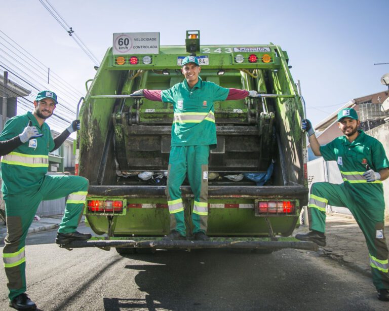 Câmara aprova piso salarial nacional de R$ 3 mil para garis