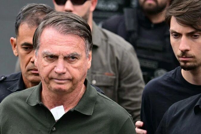 Moraes nega pedido de prisão domiciliar ao ex-presidente Jair Bolsonaro