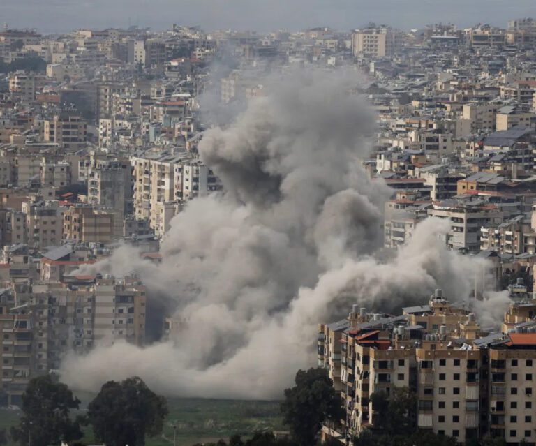 Israel bombardeia Beirute e Trump diz que “precisa se envolver” na escolha do próximo líder supremo do Irã