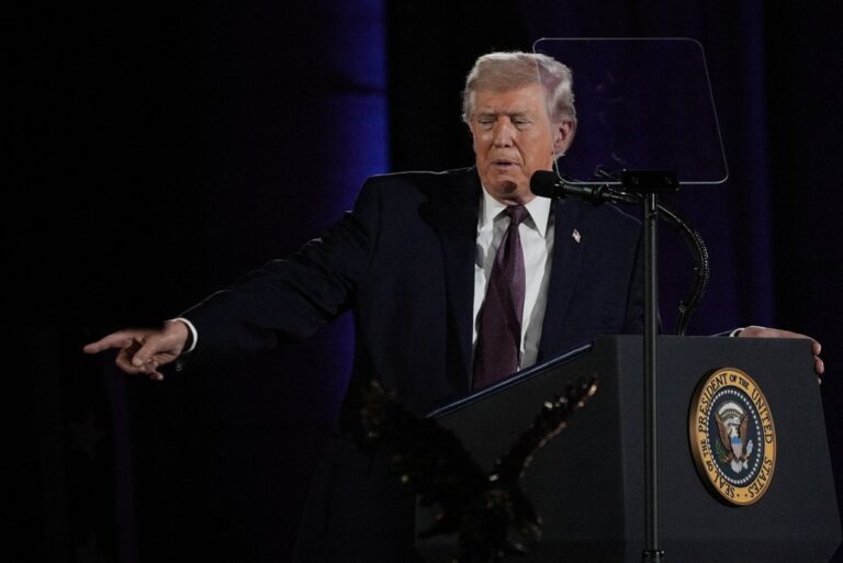 Trump pressiona Irã por acordo de cessar-fogo e alerta que “não há volta e não será nada bonito”