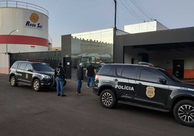 PCMG cumpriu mandados de prisão e busca e apreensão em Monte Alegre de Minas (MG) em operação contra furto de combustíveis