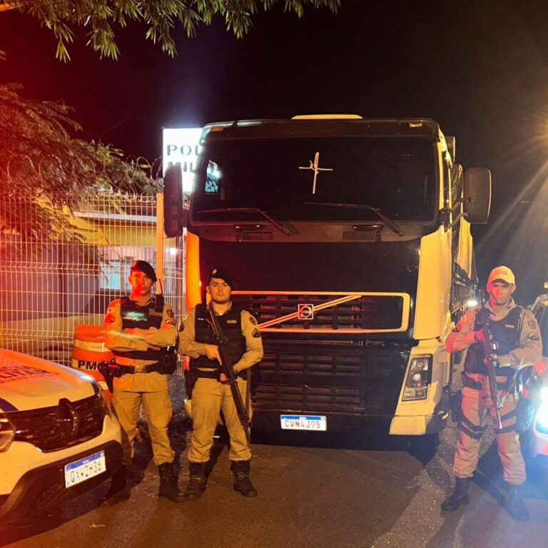 PM Rodoviária prende casal após desvio de carga de soja e tentativa de suborno na MGC-452, em Tupaciguara (MG)