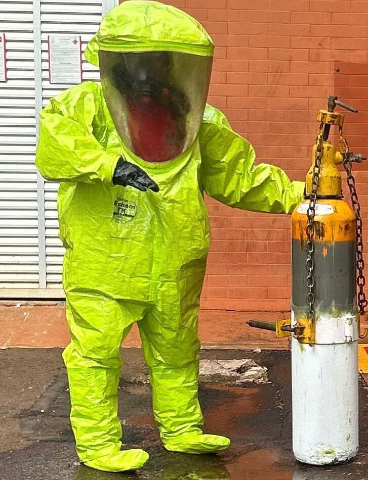 Bombeiros controlam vazamento de gás cloro em depósito da SAE em Ituiutaba