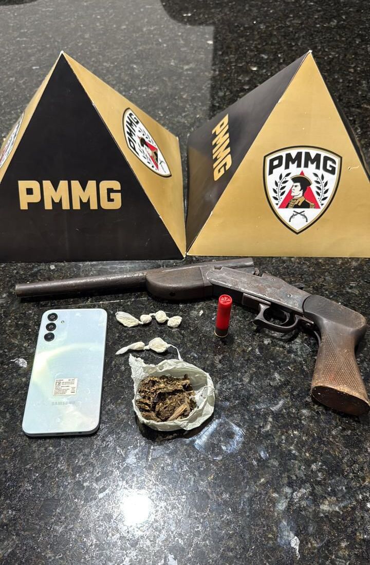 PM apreende arma de fogo, drogas e prende suspeito durante operação em Prata