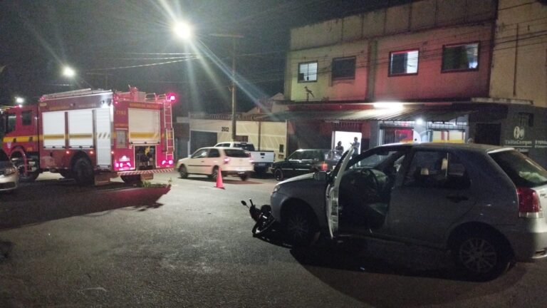 Acidente entre carro e moto na Avenida 31 deixa dois feridos em Ituiutaba