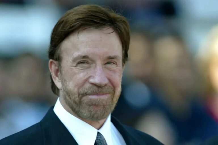 Morre Chuck Norris, referência mundial do cinema de ação e lutador, aos 86 anos