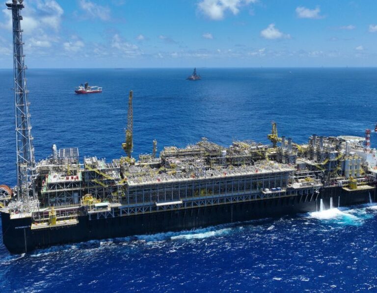 Crise no Oriente Médio pode elevar exportações de petróleo do Brasil