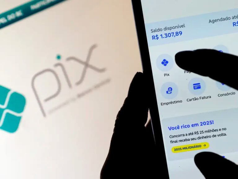 Pix fora do ar? Usuários relatam falhas afetando vários bancos no Brasil nesta terça (24)