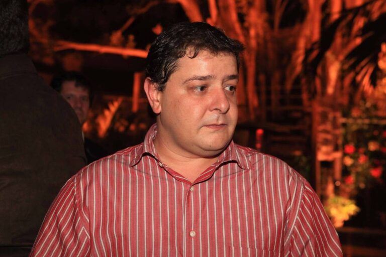 Relator da CPMI do INSS pede indiciamento de ‘Lulinha’, Vorcaro e mais de 200 pessoas