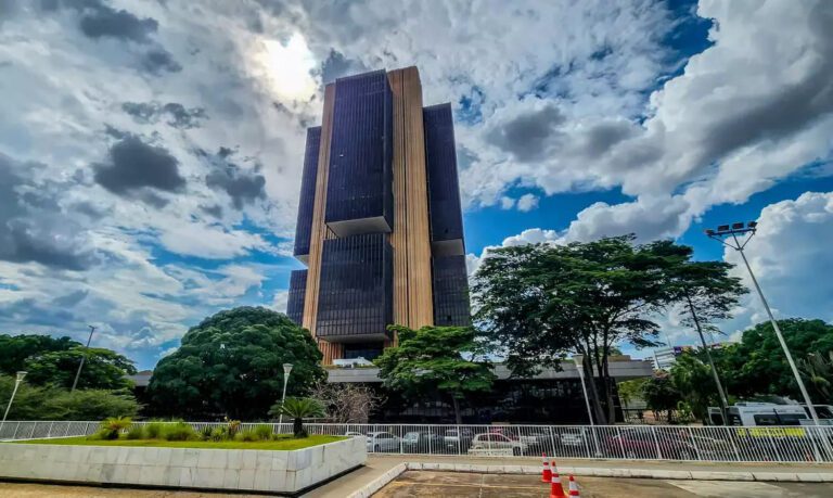 Banco Central reduz juros básicos para 14,5% ao ano
