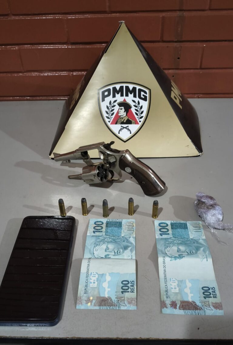 PM cumpre mandado de busca e apreensão e prende suspeito de tráfico em Ituiutaba