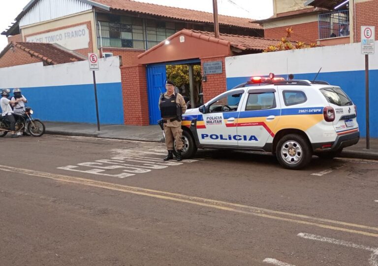 PM intensifica presença e reforça segurança em escolas de Ituiutaba