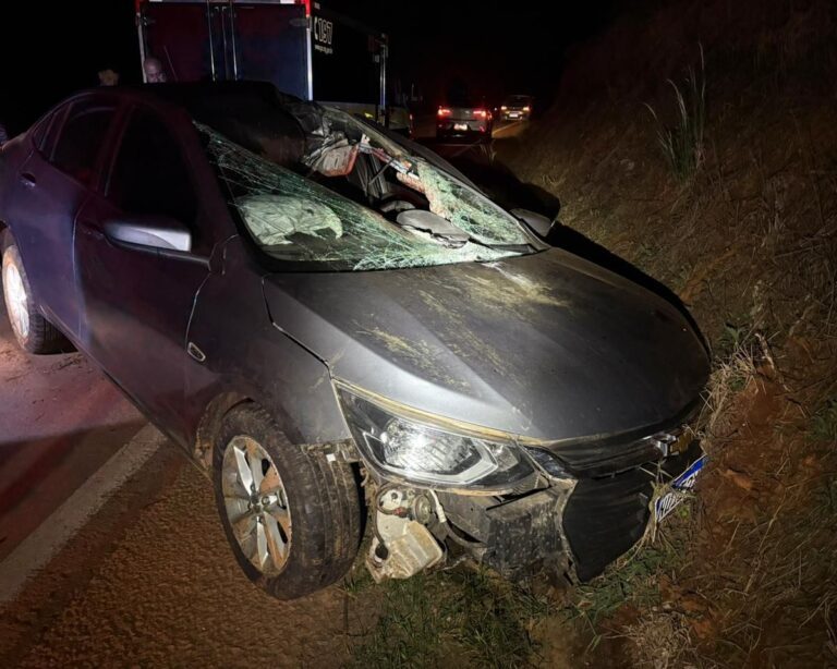 Peça que se soltou de caminhão causa morte de motorista na MGC-146, em Araxá