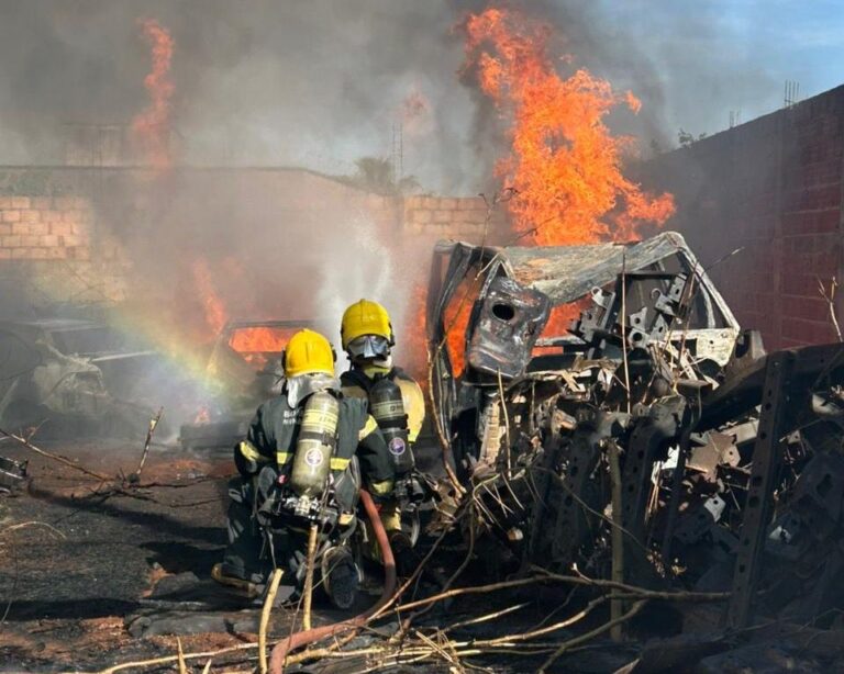 Incêndio destrói depósito de peças automotivas usadas no Bairro Independência e prejuízo pode chegar a R$ 200 mil