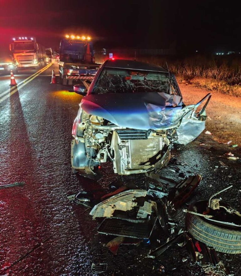 Idoso fica em estado grave após colisão frontal na MGC-452 em Uberlândia