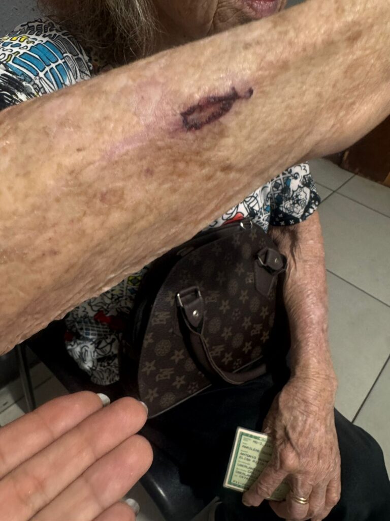 Filha é presa pela PCMG após agredir a mãe e descumprir medida protetiva em Uberlândia