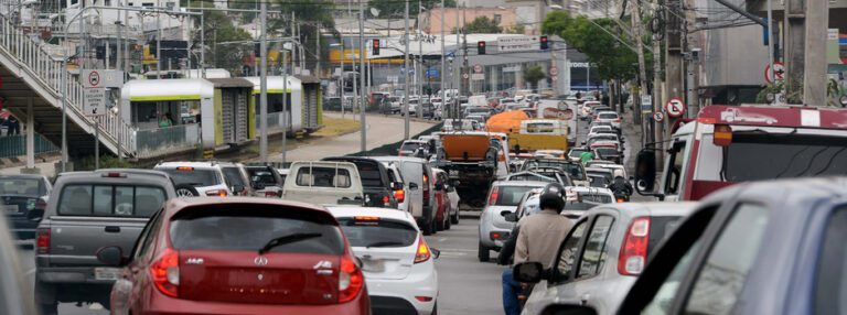 Motoristas já podem parcelar IPVA 2026 atrasado em Minas Gerais