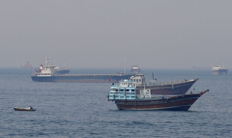 Marinha americana inicia escolta de navios no Estreito de Ormuz