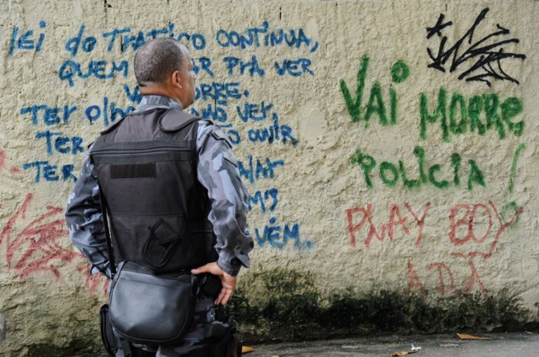 Sancionada lei que endurece pena a condenados por morte de policiais