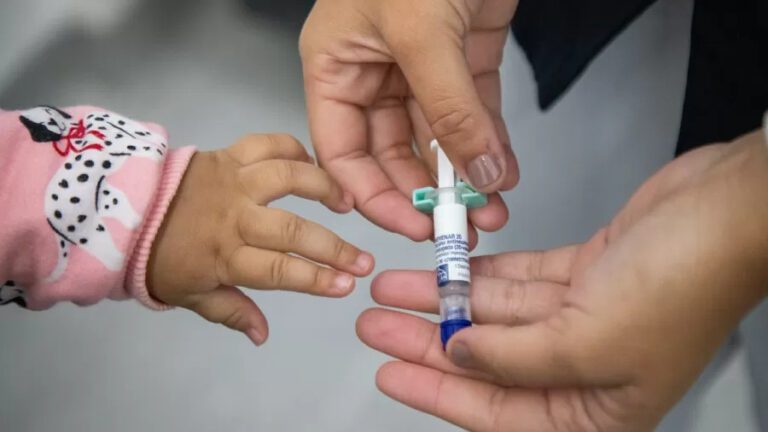 Vacina Pneumo 20: Minas começa a aplicar vacina mais moderna contra pneumonia e meningite pelo SUS