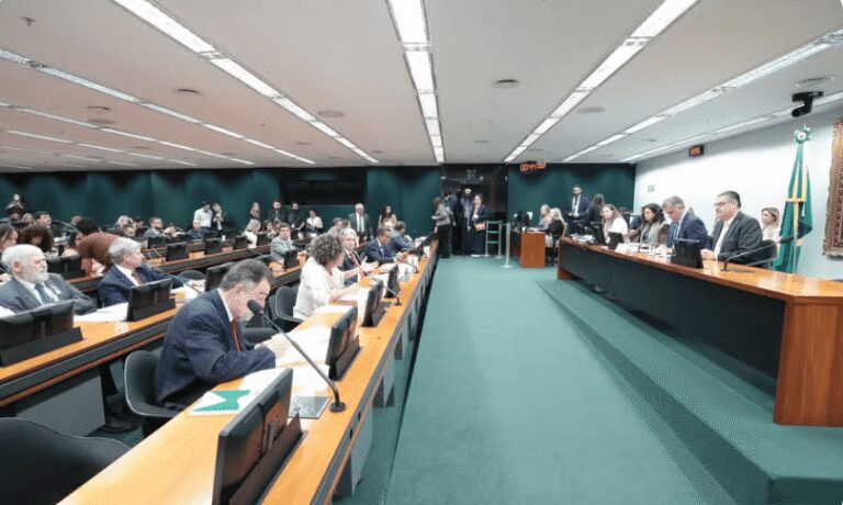 Comissão da Câmara aprova redução da maioridade penal de 18 para 16 anos