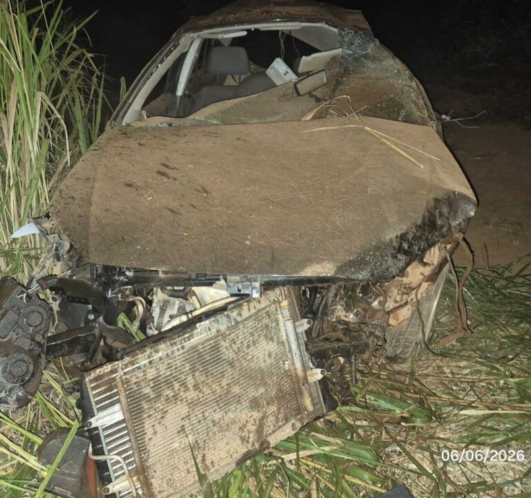 Jovem de 18 anos fica gravemente ferido após capotamento na MG-187, em Ibiá (MG)