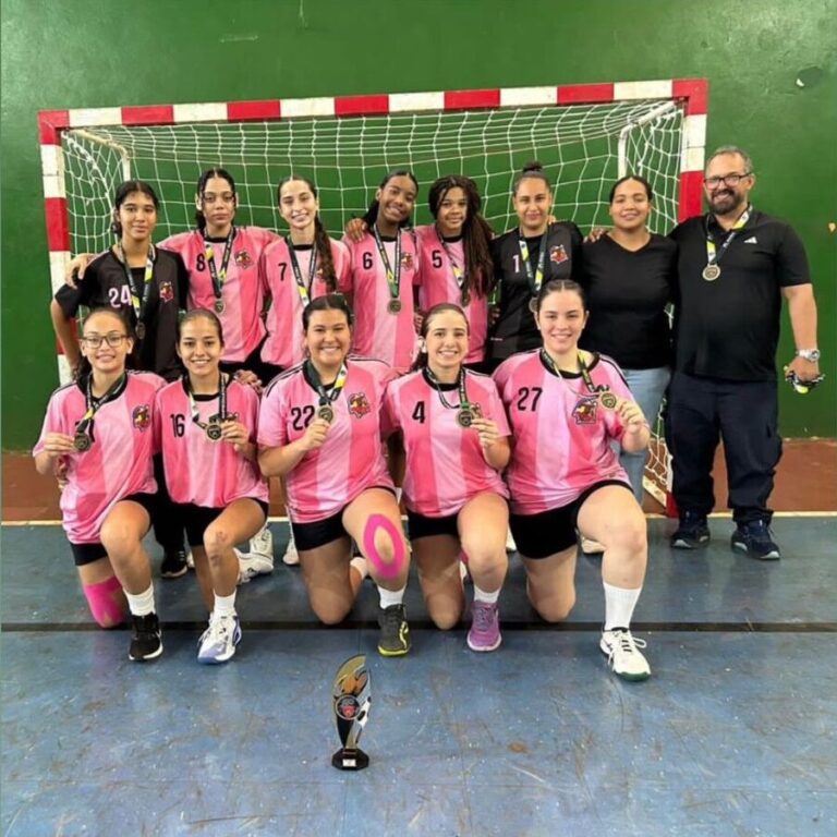 Ituiutaba Clube é campeão mineiro de handebol na categoria cadete feminino pelo zonal G