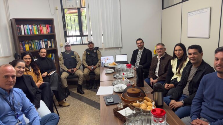 Reunião entre autoridades marca avanços no projeto de melhorias da MG-154, em Capinópolis