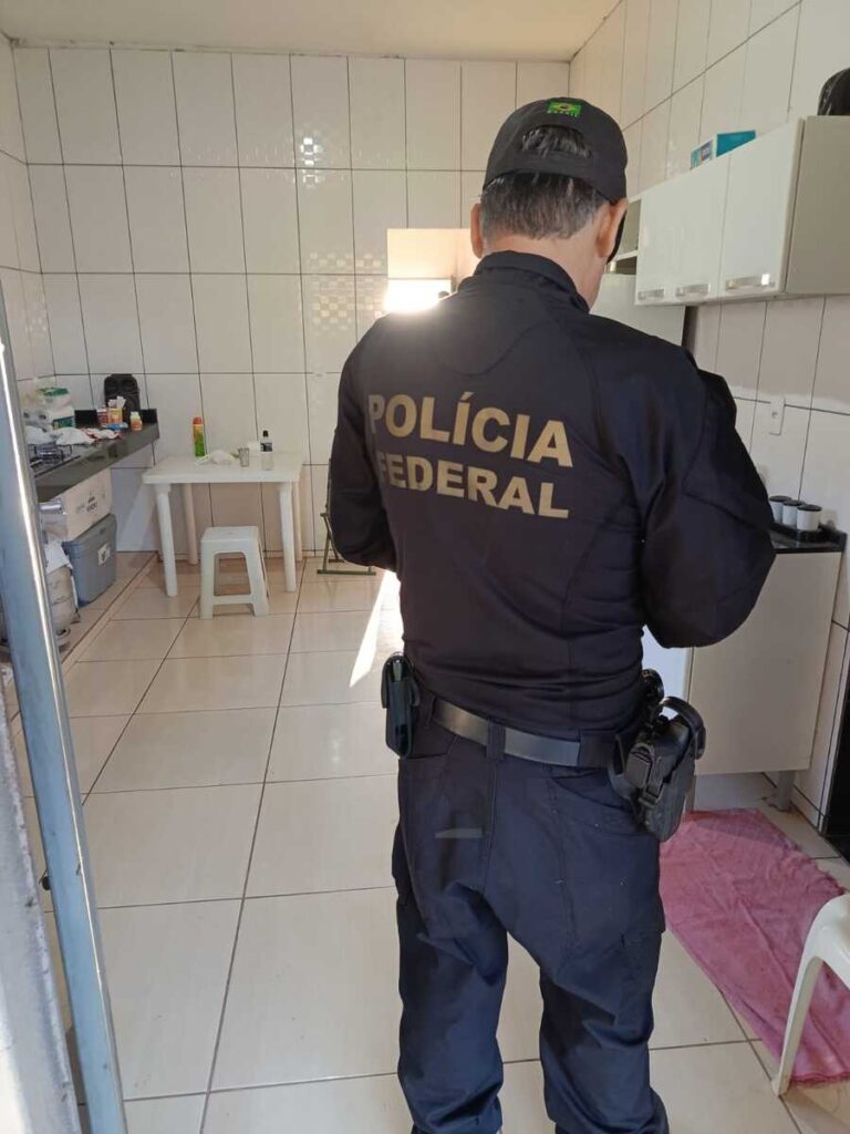 PF cumpre mandado e prende suspeito por crime envolvendo conteúdo de abuso sexual infantil em Minas