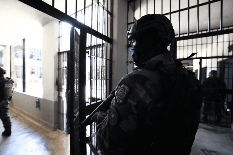 STF autoriza Minas Gerais a contratar policiais penais temporários