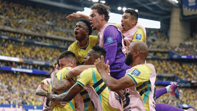 Brasil vence o Japão por 2 a 1 nos acréscimos e avança às oitavas da Copa do Mundo